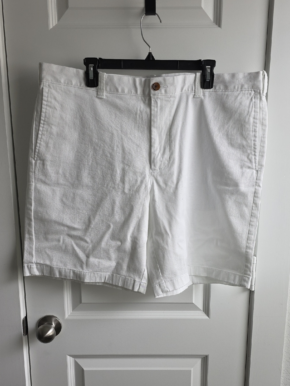 J. Crew Men's White Flat-Front Cotton Shorts 40 G207